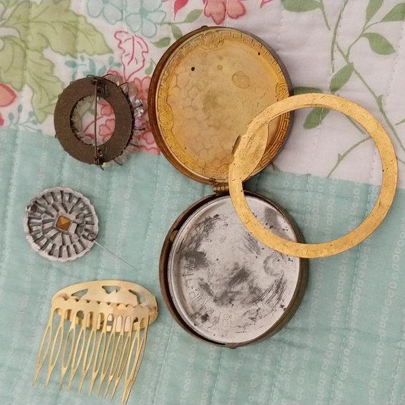 Ladies Compact with Dresser Items Lot - Picture 2 of 6